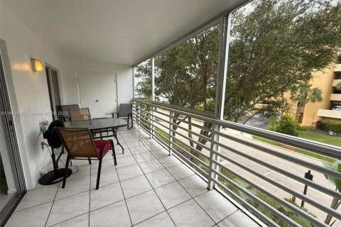 Condominio en venta en Sunny Isles Beach, Florida, 2 dormitorios, 123.56 m2 № 1881501 - foto 20