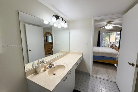 Condominio en venta en Sunny Isles Beach, Florida, 2 dormitorios, 123.56 m2 № 1881501 - foto 14