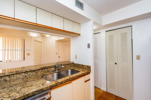 Condominio en venta en Miami Lakes, Florida, 2 dormitorios, 115.2 m2 № 1980363 - foto 13