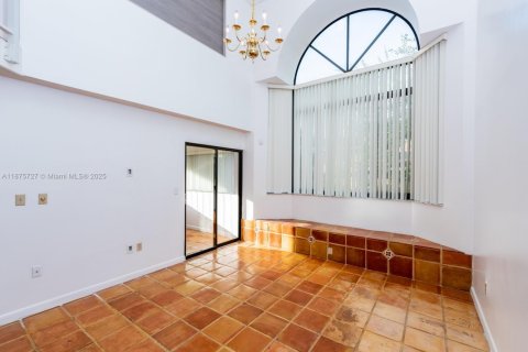 Condominio en venta en Miami Lakes, Florida, 2 dormitorios, 115.2 m2 № 1980363 - foto 17