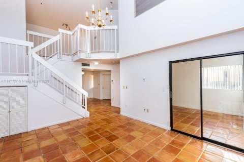 Condominio en venta en Miami Lakes, Florida, 2 dormitorios, 115.2 m2 № 1980363 - foto 20