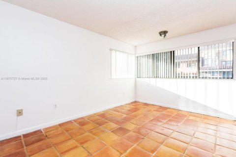 Condominio en venta en Miami Lakes, Florida, 2 dormitorios, 115.2 m2 № 1980363 - foto 22