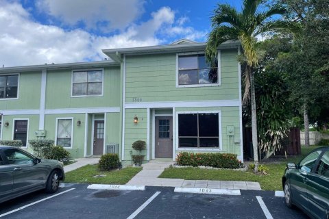 Townhouse in West Palm Beach, Florida 2 bedrooms, 96.99 sq.m. № 1038344 - photo 1