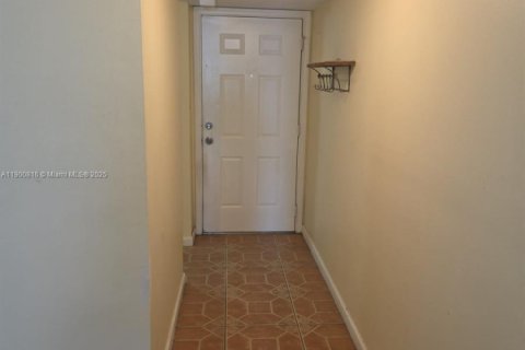 Condominio en venta en Oakland Park, Florida, 2 dormitorios, 85.47 m2 № 2077335 - foto 13