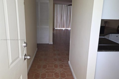 Condominio en venta en Oakland Park, Florida, 2 dormitorios, 85.47 m2 № 2077335 - foto 16