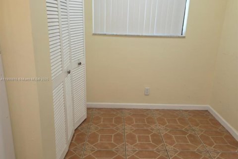 Condominio en venta en Oakland Park, Florida, 2 dormitorios, 85.47 m2 № 2077335 - foto 14