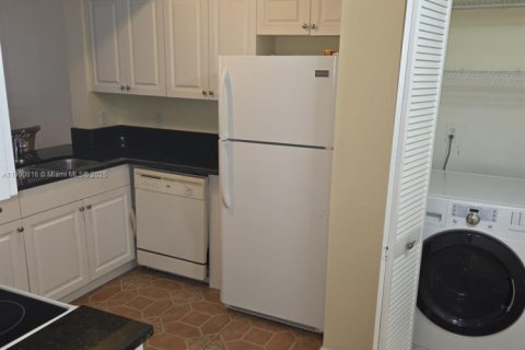 Condominio en venta en Oakland Park, Florida, 2 dormitorios, 85.47 m2 № 2077335 - foto 7