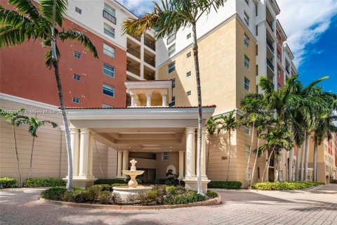 Condo in Sunny Isles Beach, Florida, 2 bedrooms  № 1944998 - photo 7