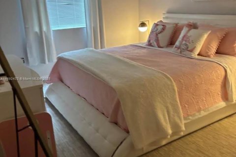 Condo in Sunny Isles Beach, Florida, 2 bedrooms  № 1944998 - photo 5