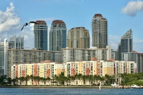 Condo in Sunny Isles Beach, Florida, 2 bedrooms  № 1944998 - photo 3