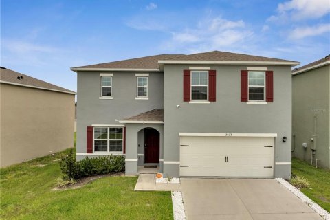 House in Zellwood, Florida 4 bedrooms, 207.64 sq.m. № 1821293 - photo 1