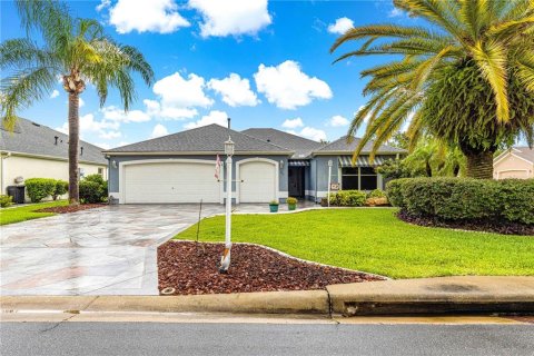 House in The Villages, Florida 3 bedrooms, 165.27 sq.m. № 1816229 - photo 1
