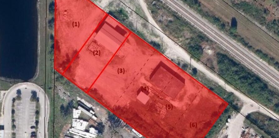 Commercial property in Indiantown, Florida № 1047941