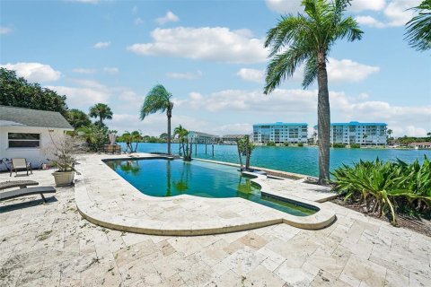 Land in Saint Petersburg, Florida № 2304949 - photo 8