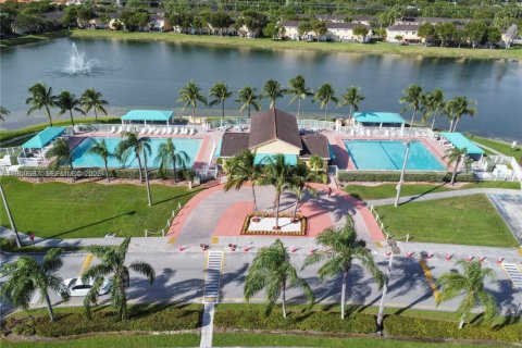 Condominio en alquiler en Homestead, Florida, 3 dormitorios, 109.81 m2 № 2006983 - foto 4