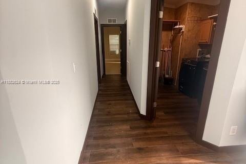 House in Dania Beach, Florida 2 bedrooms, 136.66 sq.m. № 1931835 - photo 7