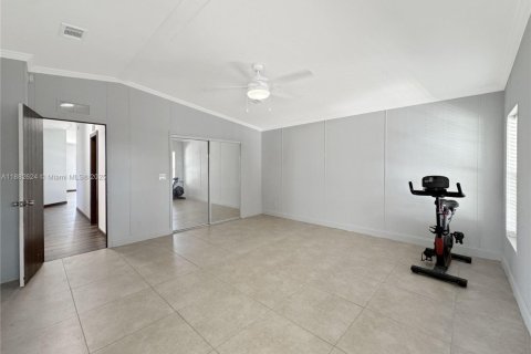 House in Dania Beach, Florida 2 bedrooms, 136.66 sq.m. № 1931835 - photo 9