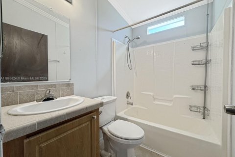 House in Dania Beach, Florida 2 bedrooms, 136.66 sq.m. № 1931835 - photo 13