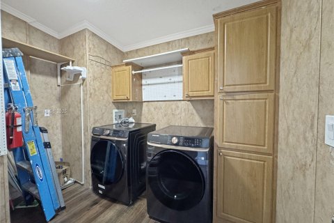 House in Dania Beach, Florida 2 bedrooms, 136.66 sq.m. № 1931835 - photo 14