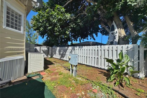 House in Dania Beach, Florida 2 bedrooms, 136.66 sq.m. № 1931835 - photo 20