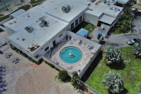 House in Dania Beach, Florida 2 bedrooms, 136.66 sq.m. № 1931835 - photo 28