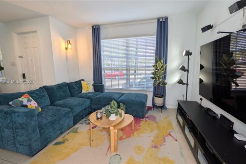 Touwnhouse à vendre à Miami, Floride: 3 chambres, 161.65 m2 № 2031407 - photo 5