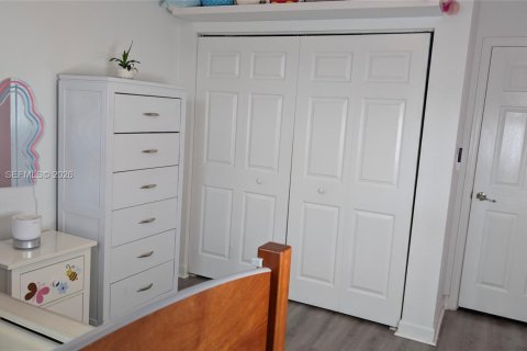 Touwnhouse à vendre à Miami, Floride: 3 chambres, 161.65 m2 № 2031407 - photo 22