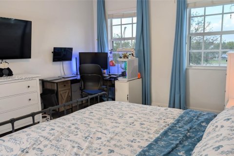 Touwnhouse à vendre à Miami, Floride: 3 chambres, 161.65 m2 № 2031407 - photo 19