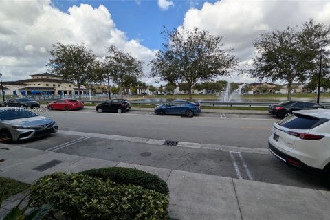 Touwnhouse à vendre à Miami, Floride: 3 chambres, 161.65 m2 № 2031407 - photo 28