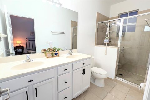 Touwnhouse à vendre à Miami, Floride: 3 chambres, 161.65 m2 № 2031407 - photo 20