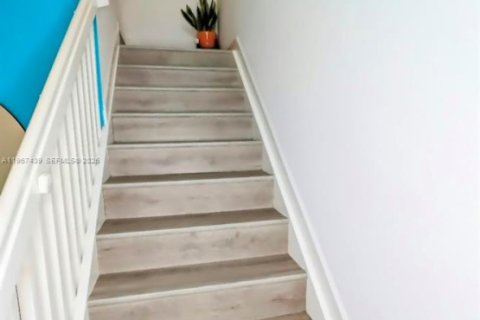 Touwnhouse à vendre à Miami, Floride: 3 chambres, 161.65 m2 № 2031407 - photo 15