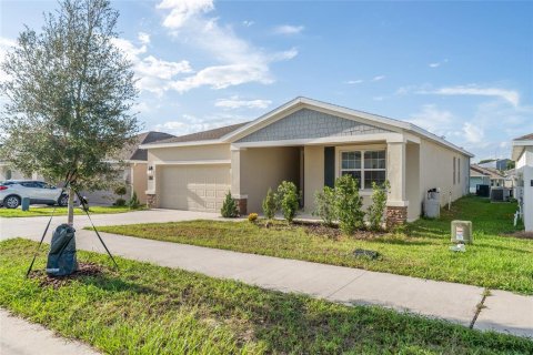 House in Haines City, Florida 4 bedrooms, 193.24 sq.m. № 1905484 - photo 3