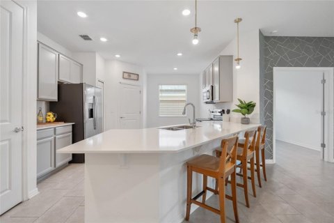 House in Haines City, Florida 4 bedrooms, 193.24 sq.m. № 1905484 - photo 8