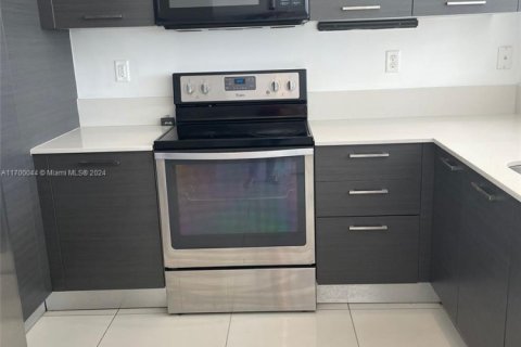 Touwnhouse à vendre à Lauderhill, Floride: 3 chambres, 117.06 m2 № 1860025 - photo 5