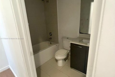 Touwnhouse à vendre à Lauderhill, Floride: 3 chambres, 117.06 m2 № 1860025 - photo 9