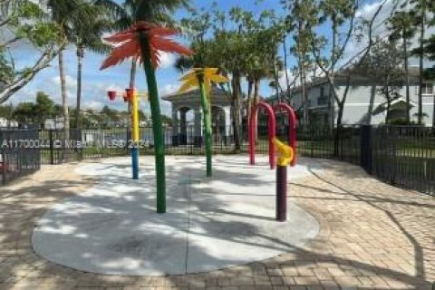Touwnhouse à vendre à Lauderhill, Floride: 3 chambres, 117.06 m2 № 1860025 - photo 14