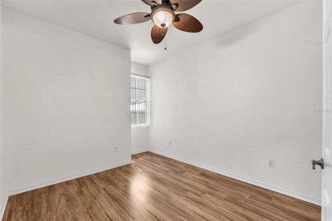 Condo in Plant City, Florida, 2 bedrooms  № 1572712 - photo 13