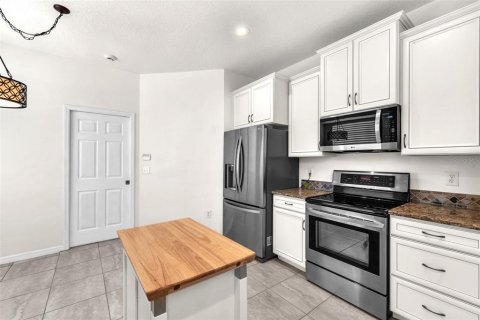 Condo in Plant City, Florida, 2 bedrooms  № 1572712 - photo 16