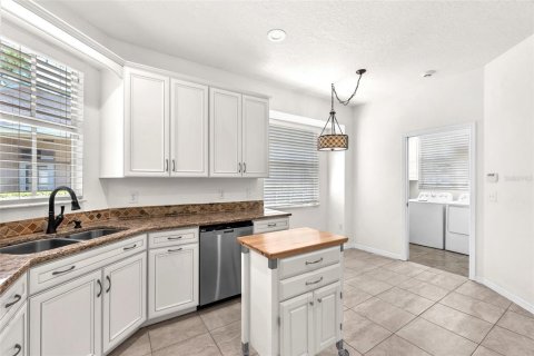 Condo in Plant City, Florida, 2 bedrooms  № 1572712 - photo 15