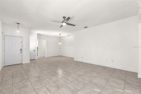 Condo in Plant City, Florida, 2 bedrooms  № 1572712 - photo 10