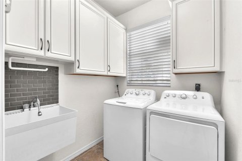 Condo in Plant City, Florida, 2 bedrooms  № 1572712 - photo 19