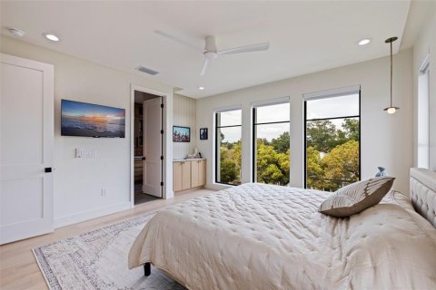 Townhouse in Tampa, Florida 4 bedrooms, 240.8 sq.m. № 2196513 - photo 21