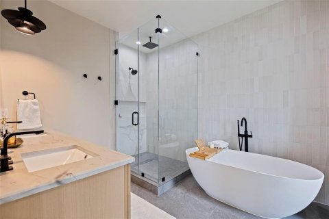 Townhouse in Tampa, Florida 4 bedrooms, 240.8 sq.m. № 2196513 - photo 22