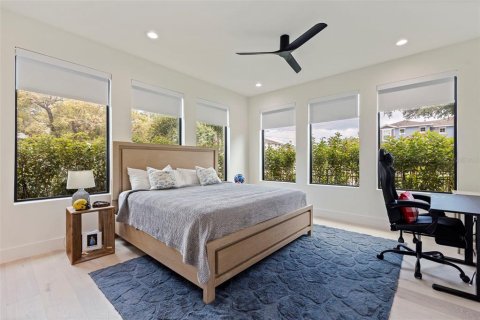 Townhouse in Tampa, Florida 4 bedrooms, 240.8 sq.m. № 2196513 - photo 24