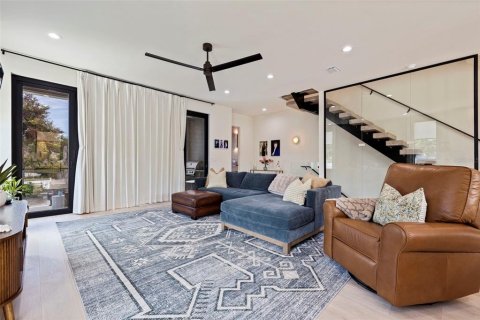 Townhouse in Tampa, Florida 4 bedrooms, 240.8 sq.m. № 2196513 - photo 27