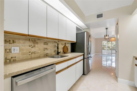 Copropriété à louer à Pembroke Pines, Floride: 2 chambres, 125.51 m2 № 1946936 - photo 10