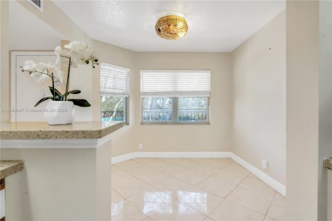 Copropriété à louer à Pembroke Pines, Floride: 2 chambres, 125.51 m2 № 1946936 - photo 14