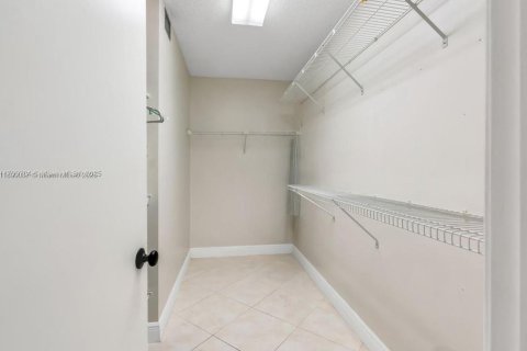 Copropriété à louer à Pembroke Pines, Floride: 2 chambres, 125.51 m2 № 1946936 - photo 22