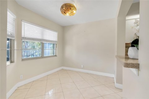 Copropriété à louer à Pembroke Pines, Floride: 2 chambres, 125.51 m2 № 1946936 - photo 15