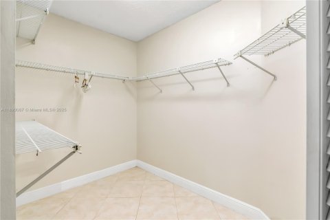 Copropriété à louer à Pembroke Pines, Floride: 2 chambres, 125.51 m2 № 1946936 - photo 29